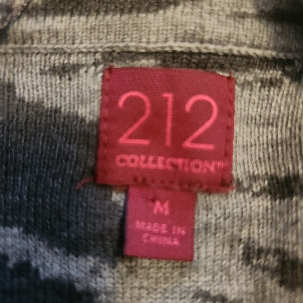 Sweater By 212 Collection - Picture 2 of 6